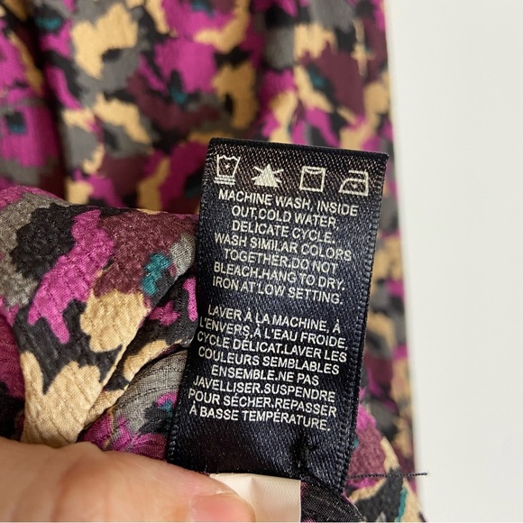 RW&CO / FLORAL CUTOUT TWIST NECK BLOUSE - Picture 8 of 13